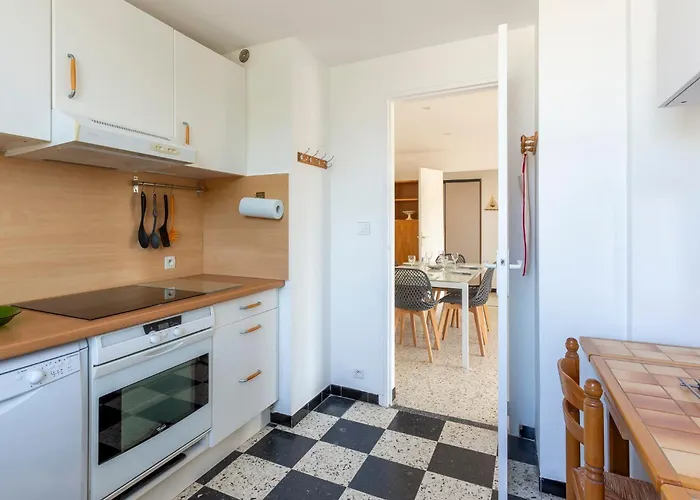Chez Claude - Spacieux Climatise Proche De La Apartman