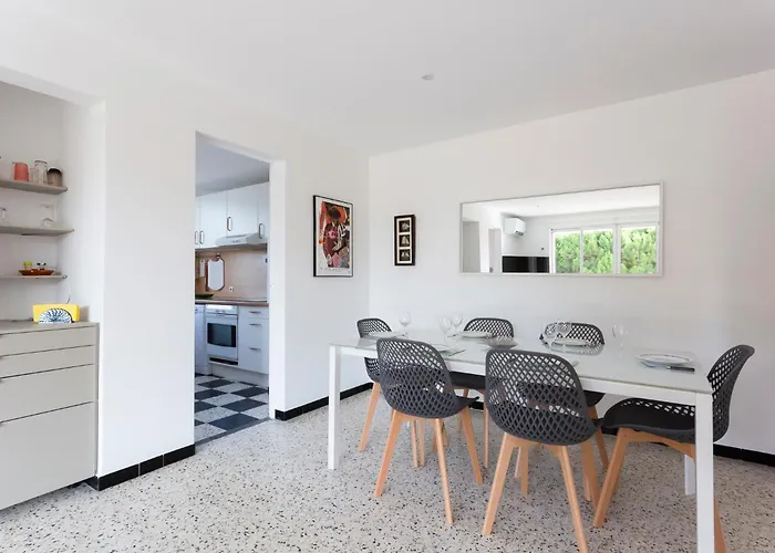 Apartman Chez Claude - Spacieux Climatise Proche De La Le Grau-du-Roi