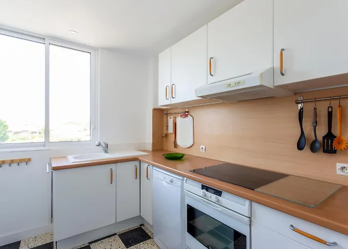 Chez Claude - Spacieux Climatise Proche De La Apartman